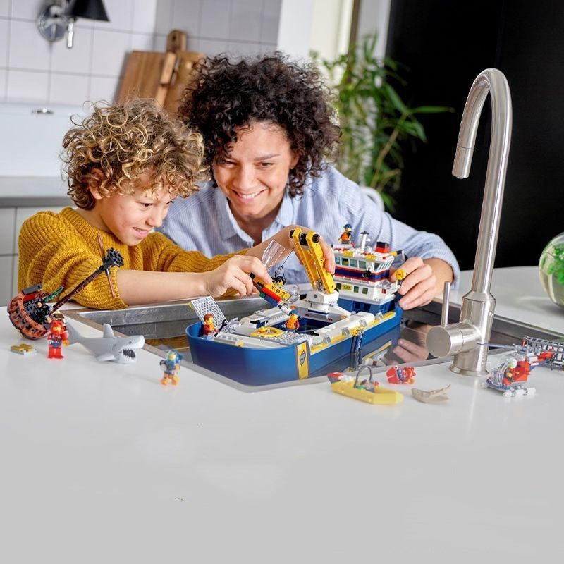 Ocean Adventure Giant Ship Base Kinder zusammen gebaut Bausteine Schiffs spielzeug